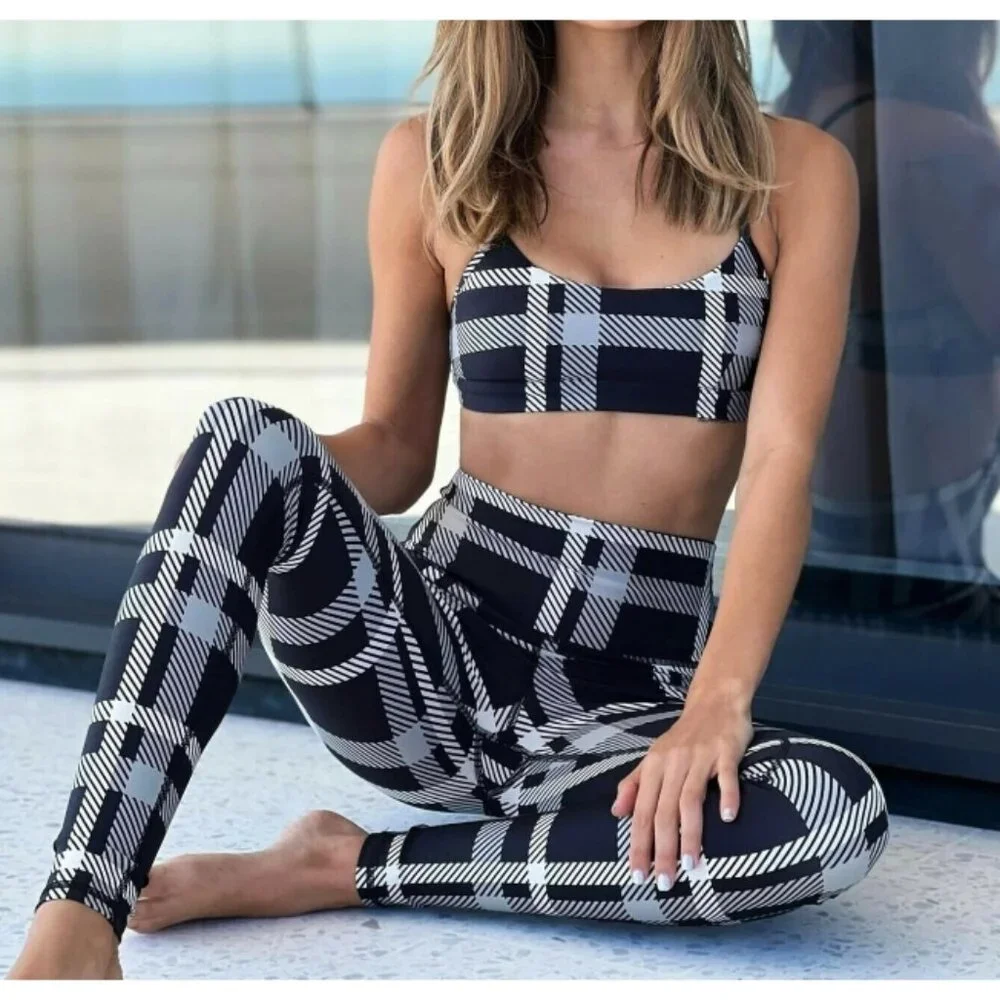 Alo High-Waist Airlift Magnified Plaid Leggings Black Ivory Hi-Rise Waisted Pant